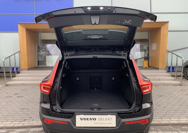 Volvo XC 40 cena 144900 przebieg: 75816, rok produkcji 2021 z Kraków małe 352